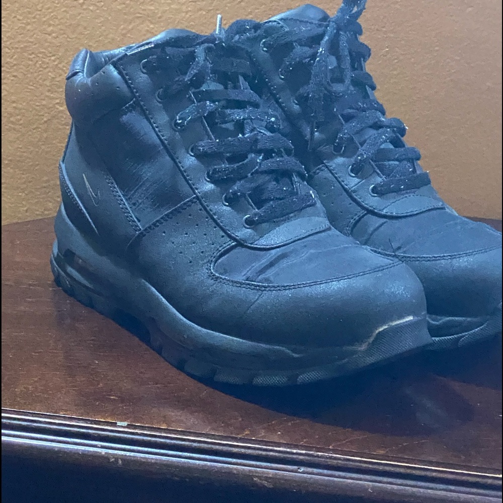 Nike ACG boots scarf proof